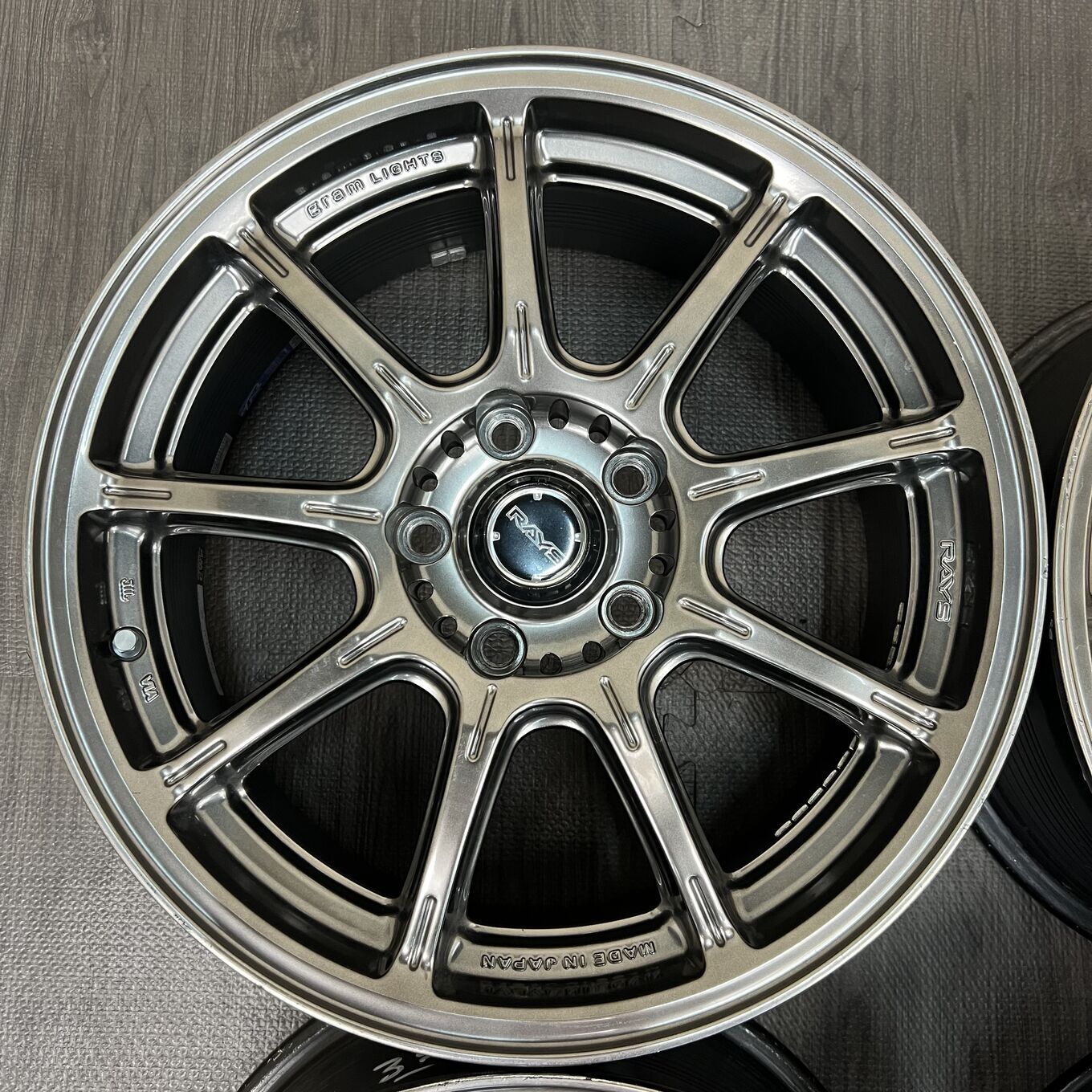 Bridgestone GRAM LIGHTS 57G 215/45 R17, фото 4