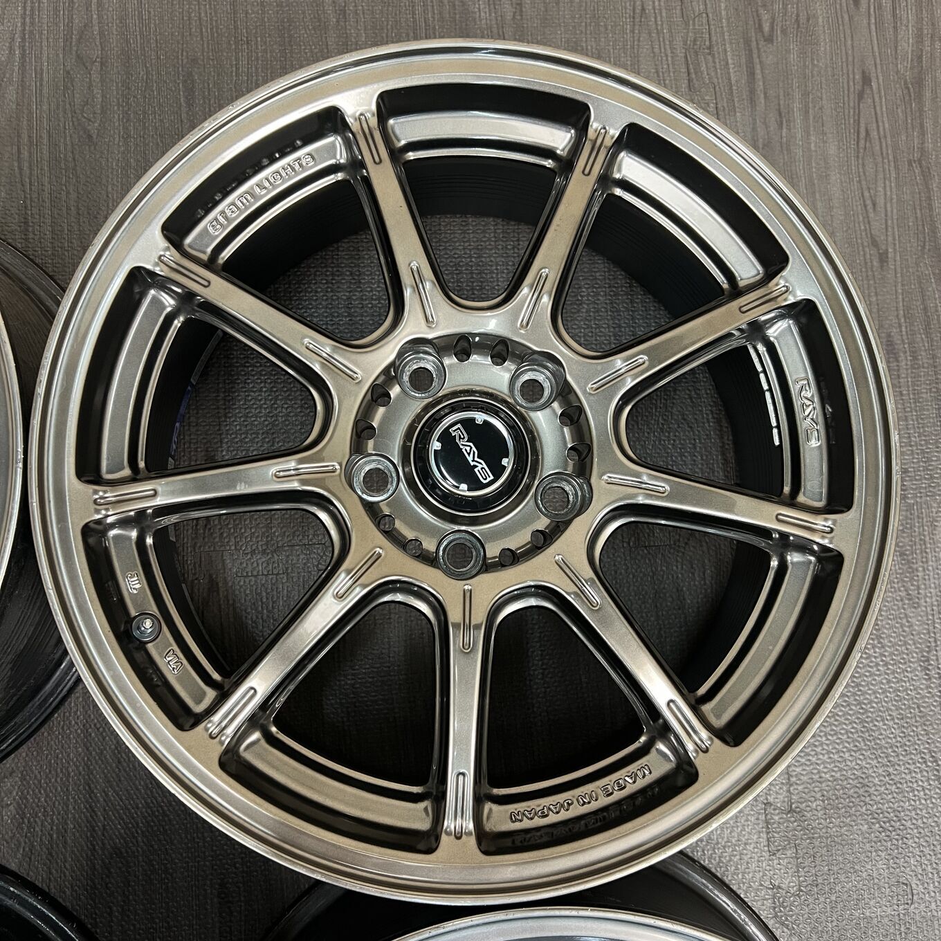 Bridgestone GRAM LIGHTS 57G 215/45 R17, фото 5