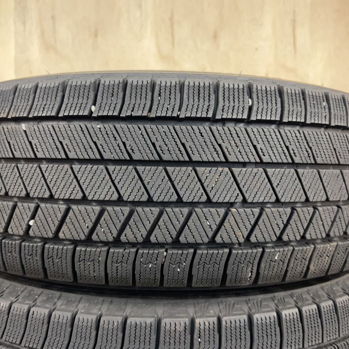 205/65 R16 Bridgestone BLIZZAK VRX3 — 20 400 ¥/комплект