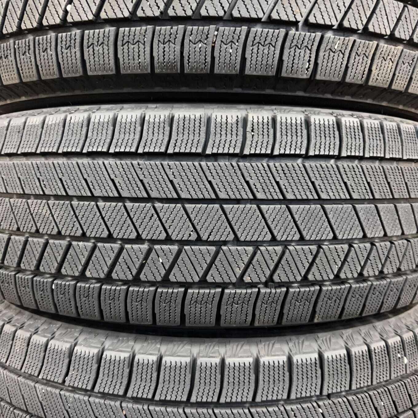 Bridgestone BLIZZAK VRX3 205/65 R16, фото 2