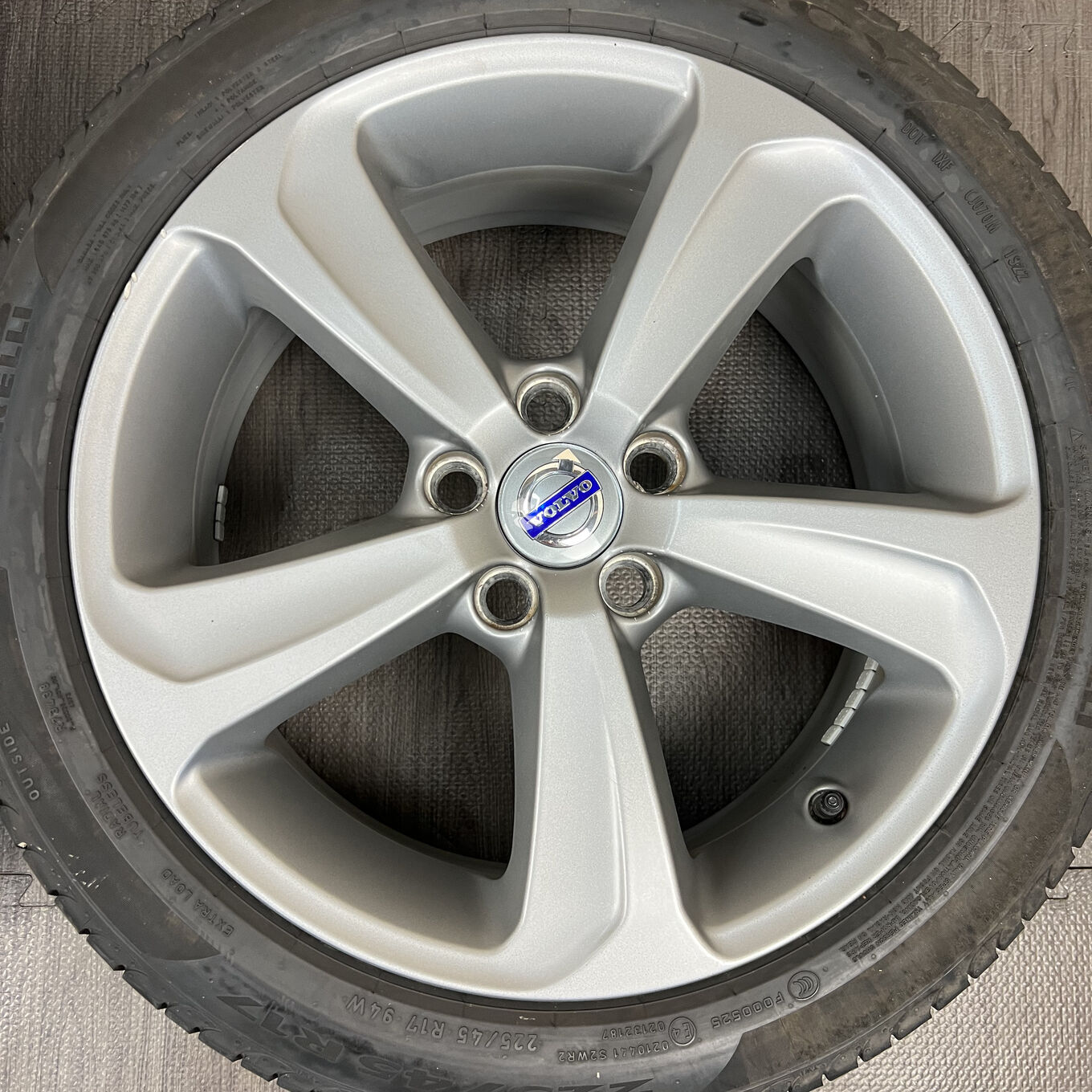 V40 R17 7.5J ET52.5 5x108, фото 2