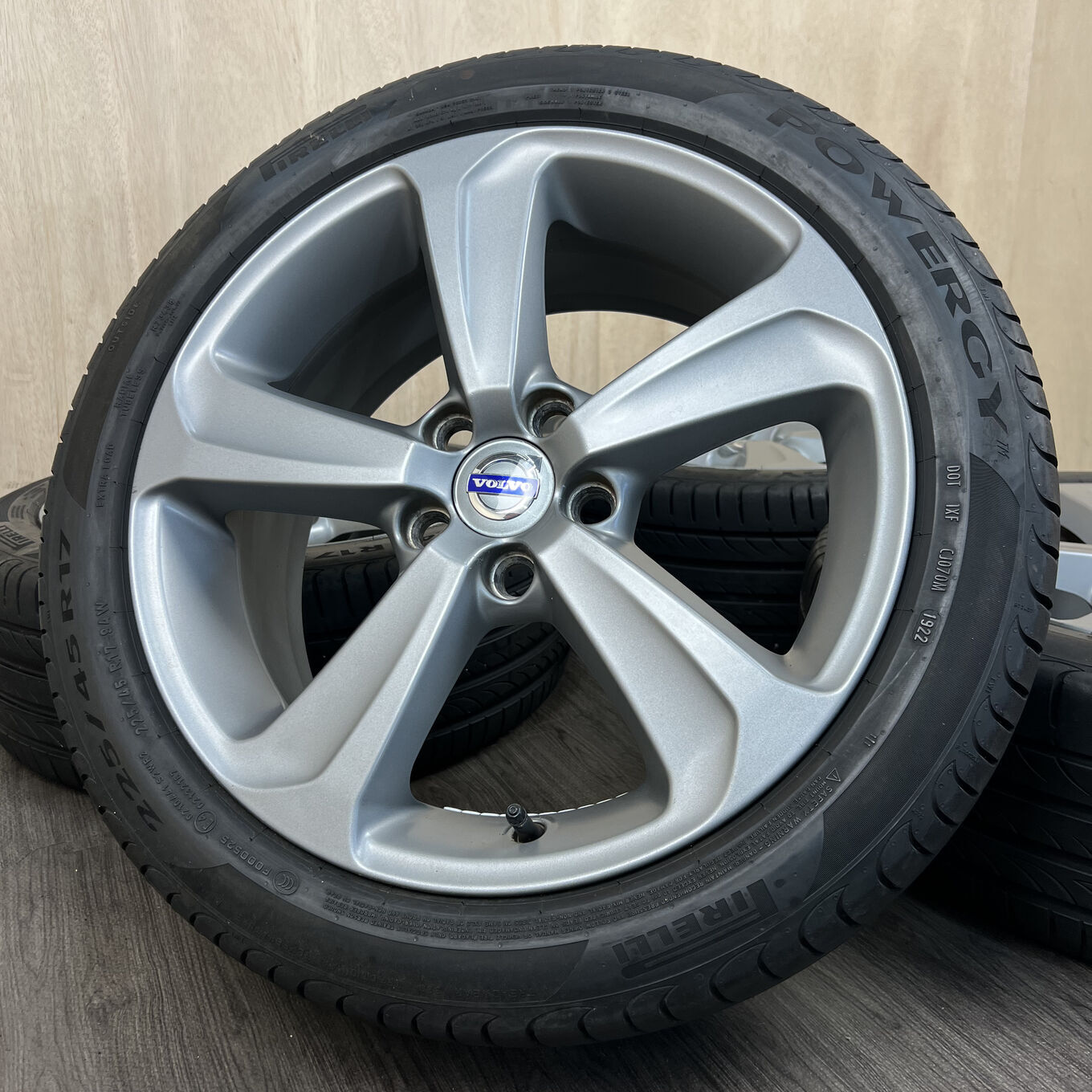 Б/У колесо в сборе 225/45 R17 Pirelli V40, артикул 0002AS031026