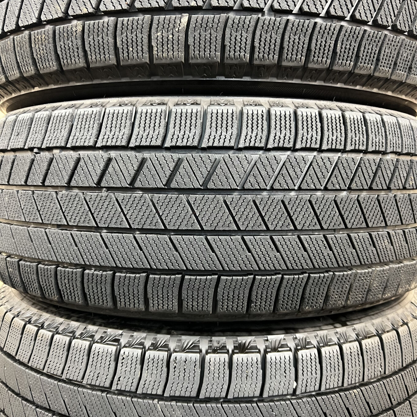 Bridgestone BLIZZAK VRX 215/60 R16, фото 2