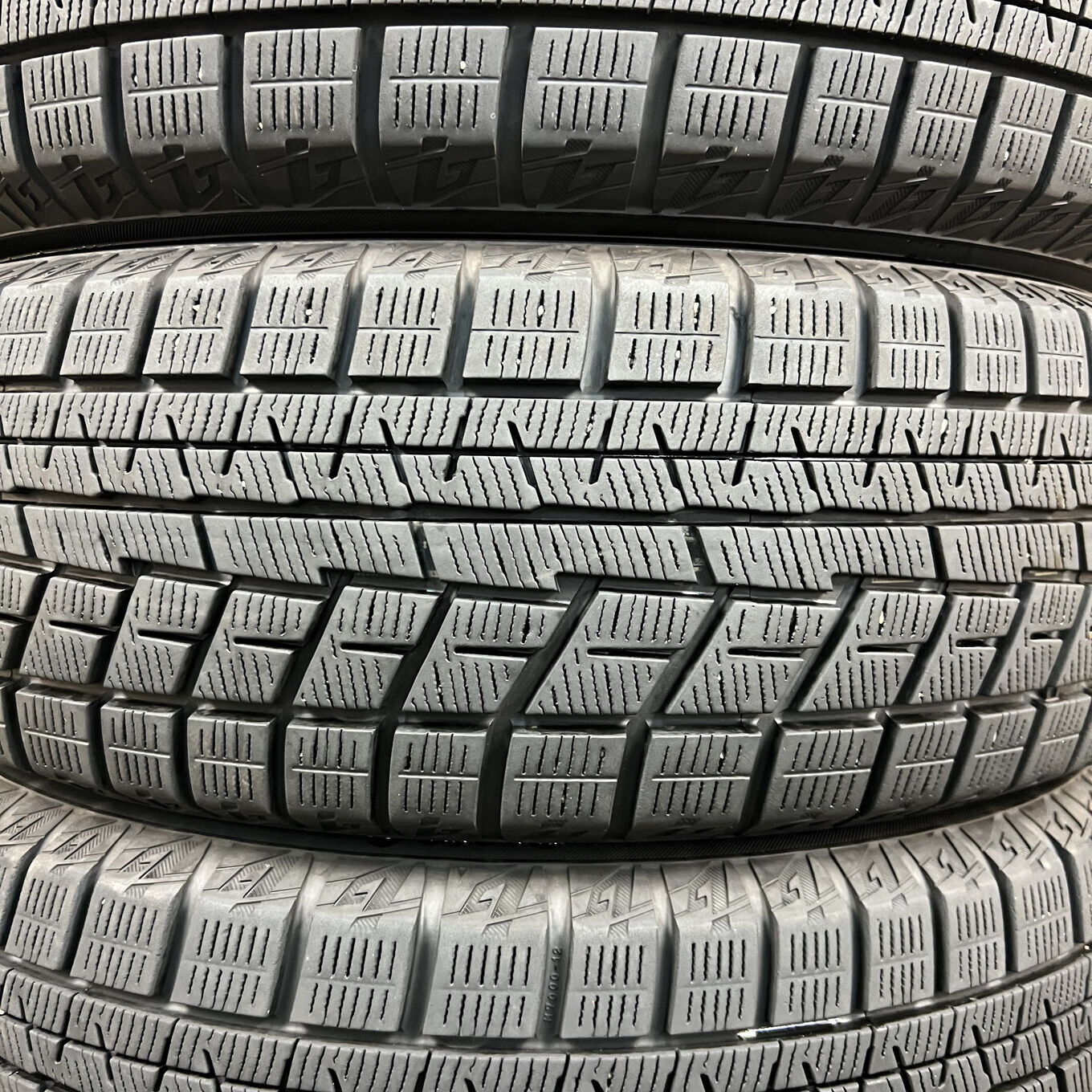 195/65 R15 Yokohama ICE GUARD IG60 — 17 000 ¥/комплект