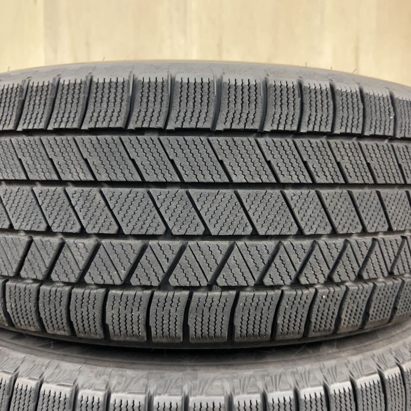 215/60 R16 Bridgestone BLIZZAK VRX3 — 29 800 ¥/комплект