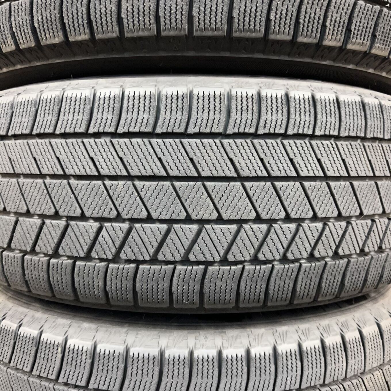 Bridgestone BLIZZAK VRX3 215/60 R16, фото 2