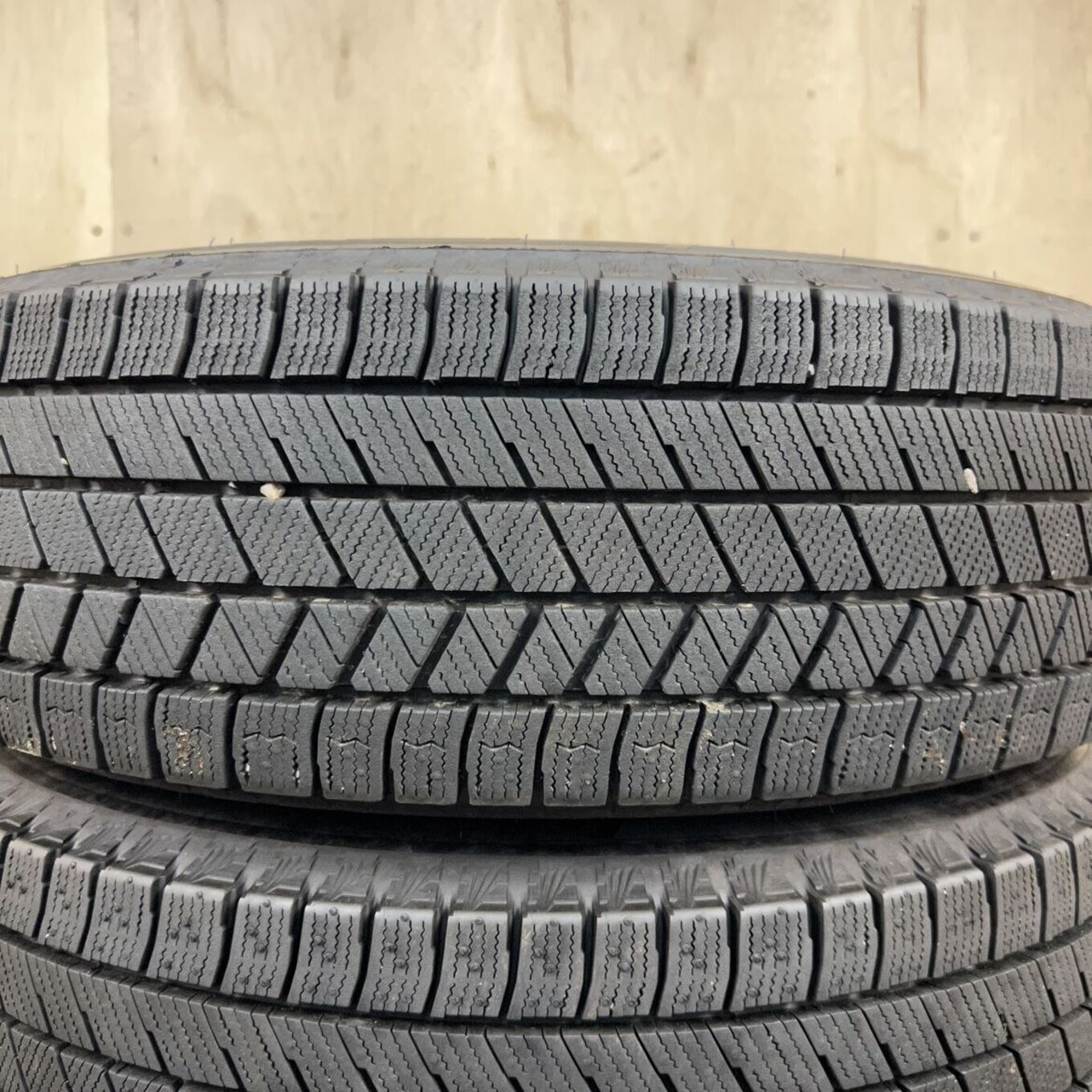 185/65 R15 Bridgestone BLIZZAK VRX3 — 28 100 ¥/комплект