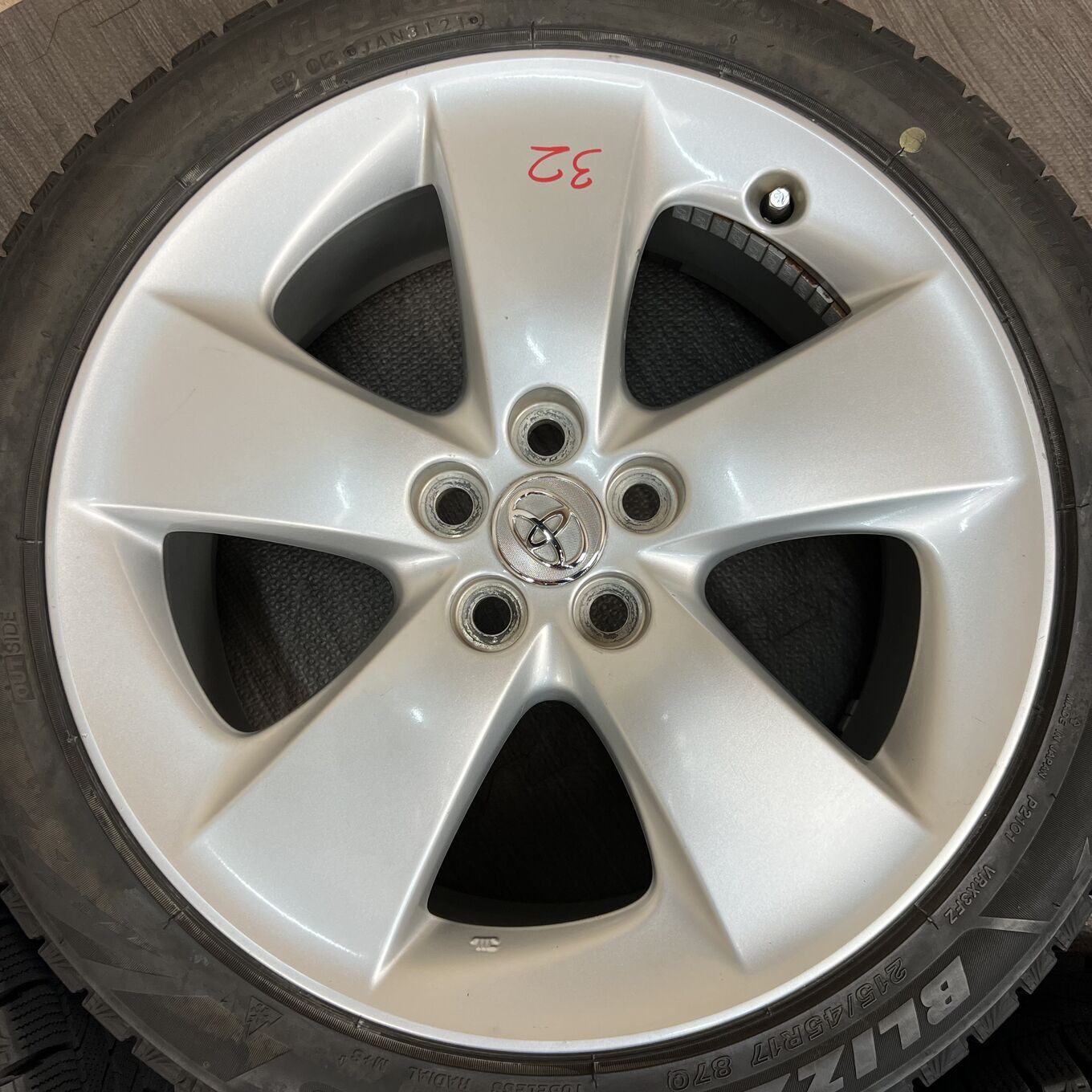 Bridgestone PIRUS 50 215/45 R17, фото 5