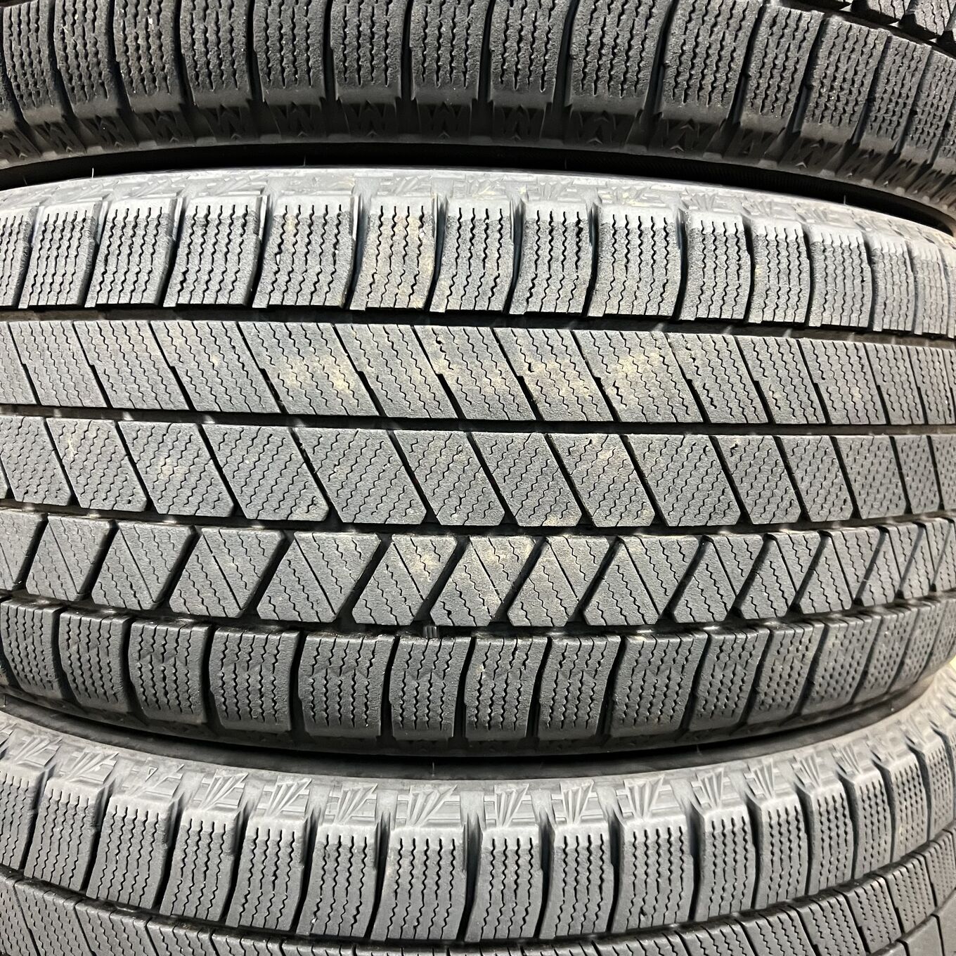Bridgestone BLIZZAK VRX3 215/45 R17, фото 2