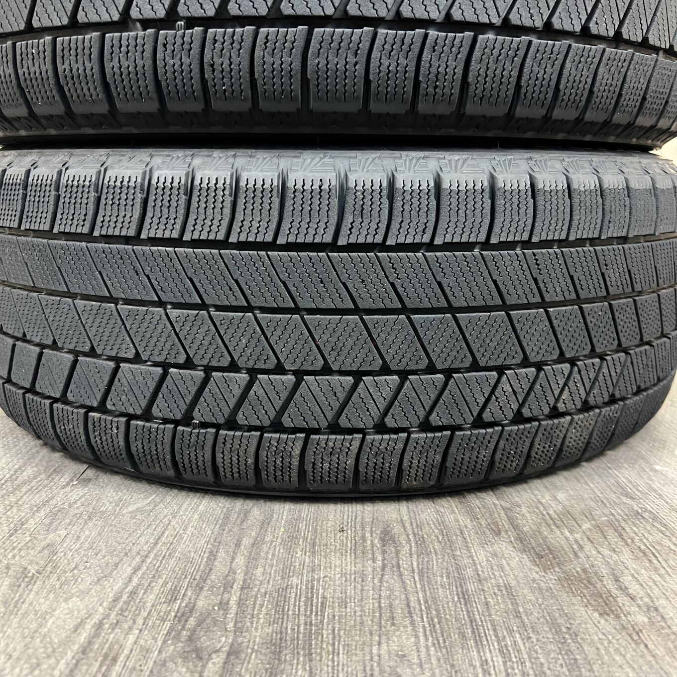Bridgestone BLIZZAK VRX3 215/45 R17, фото 4