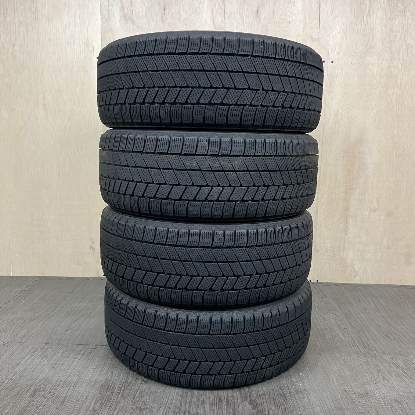 Bridgestone BLIZZAK VRX3 215/45 R17, фото 5