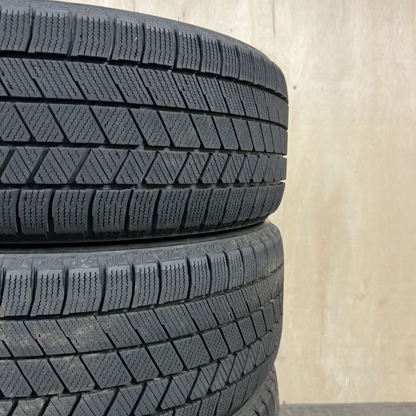 Bridgestone BLIZZAK VRX3 215/45 R17, фото 6