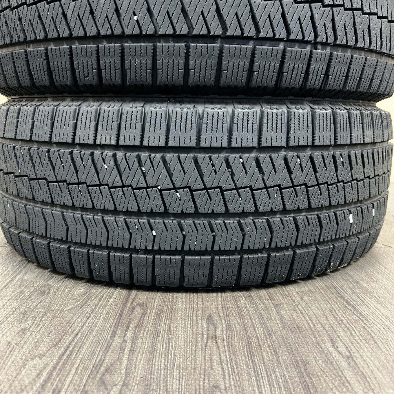 Bridgestone BLIZZAK XG02 215/55 R17, фото 4