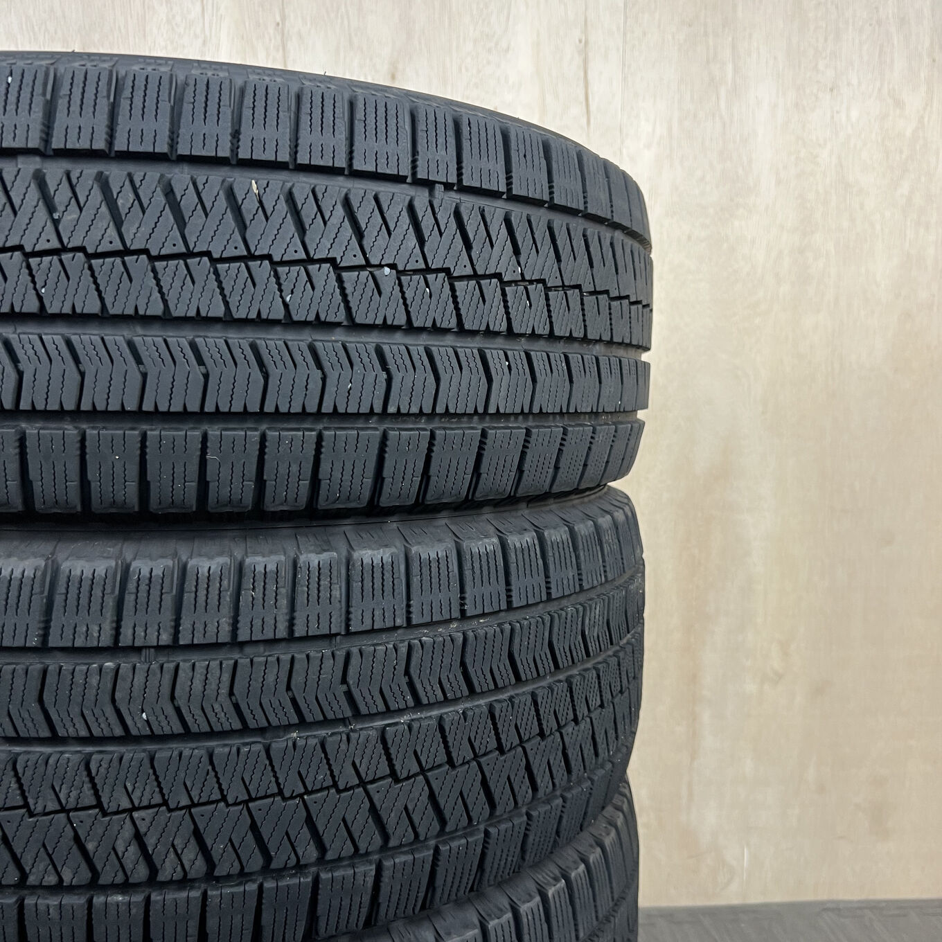 Bridgestone BLIZZAK XG02 215/55 R17, фото 6