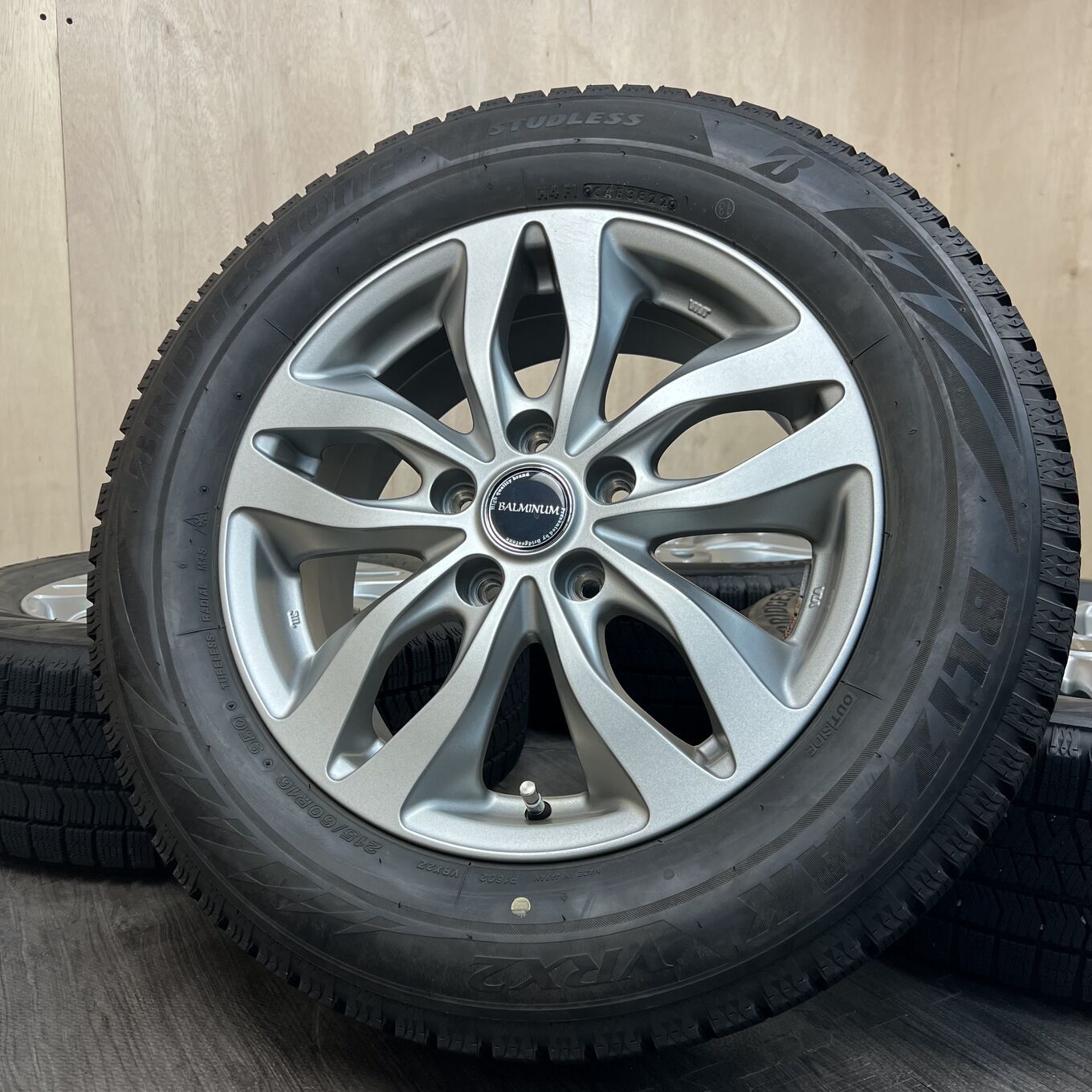 Б/У колесо в сборе 215/60 R16 Bridgestone BALMINUM, артикул 0012AS030926