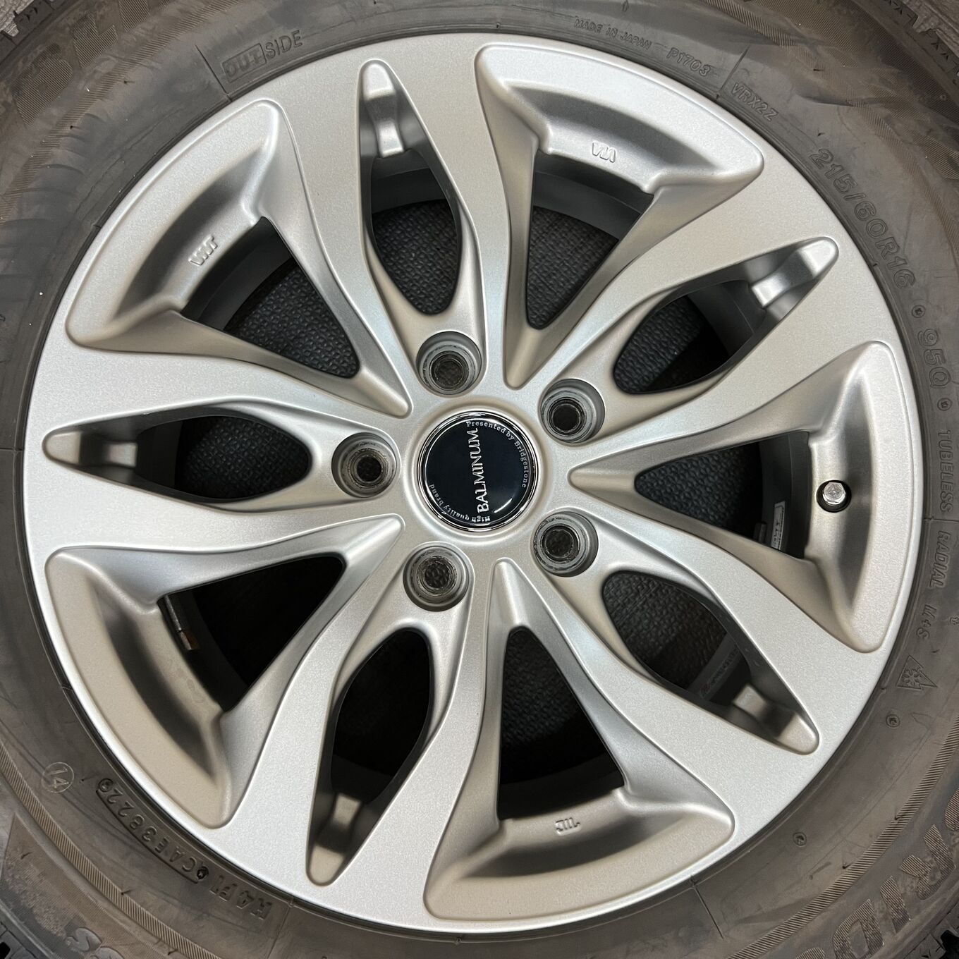 Bridgestone BALMINUM 215/60 R16, фото 4