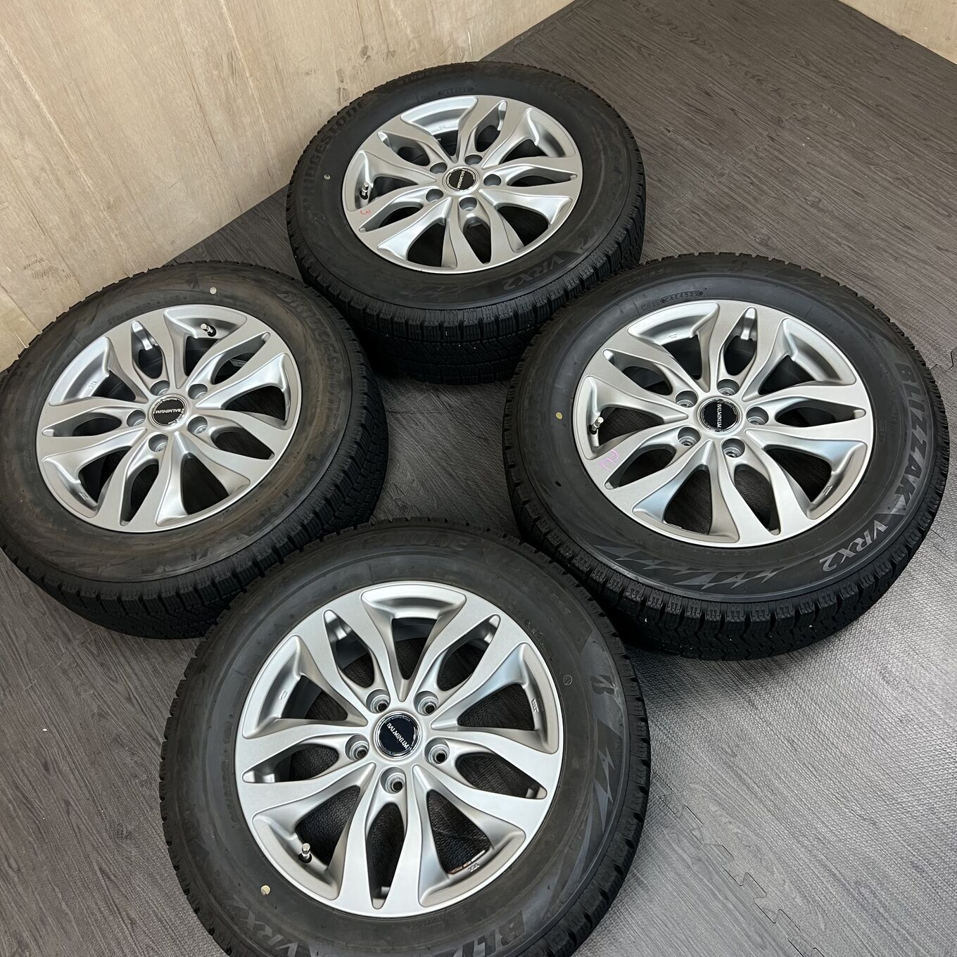 Bridgestone BALMINUM 215/60 R16, фото 6