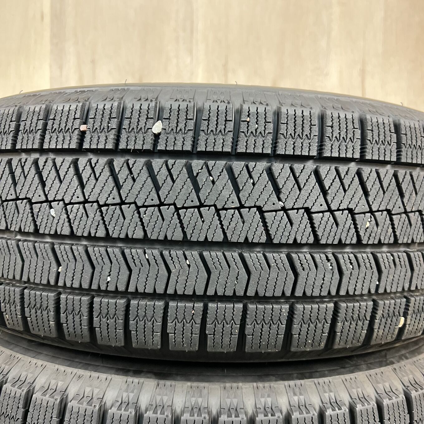 215/60 R16 Bridgestone BLIZZAK VRX2 — 29 800 ¥/комплект