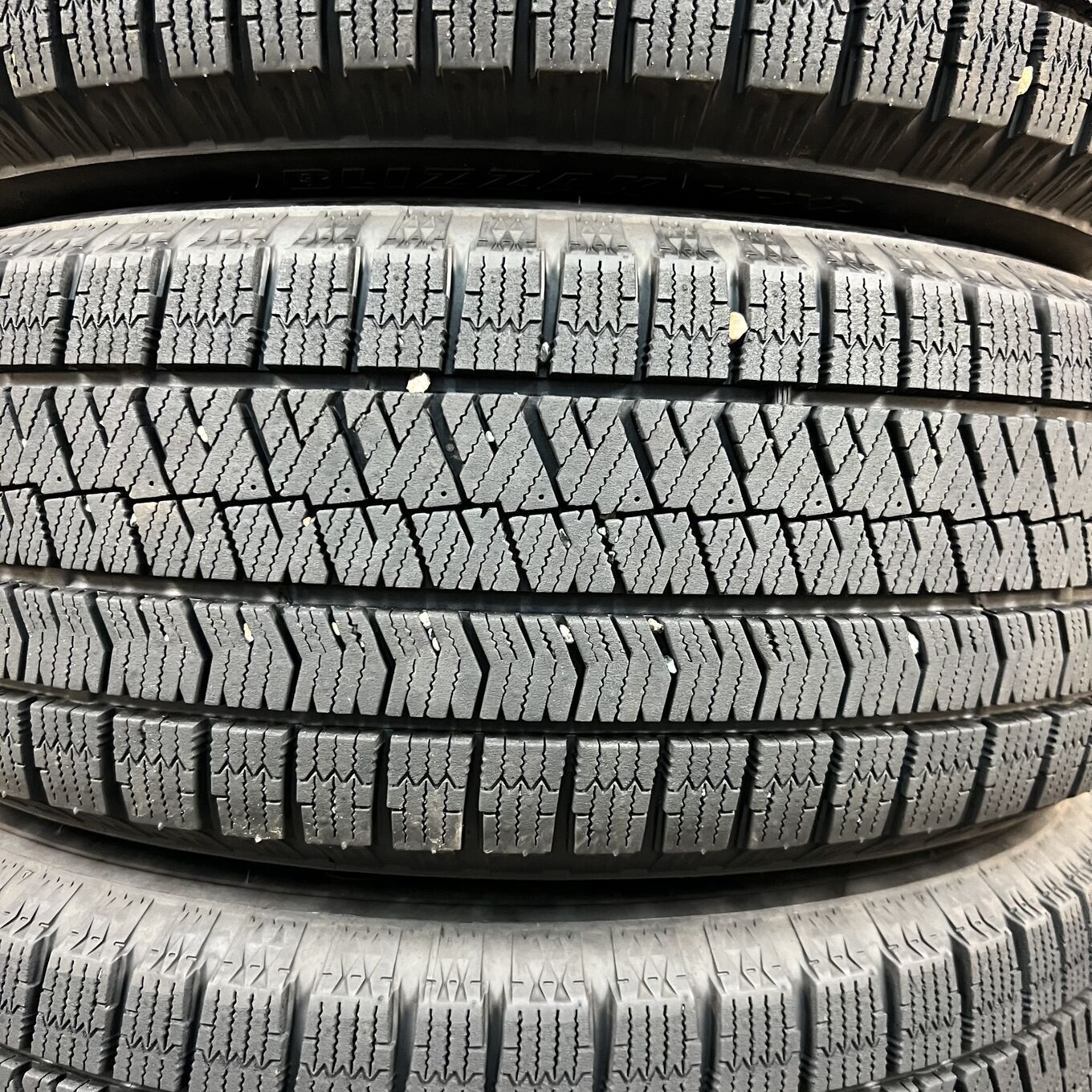 Bridgestone BLIZZAK VRX2 215/60 R16, фото 2
