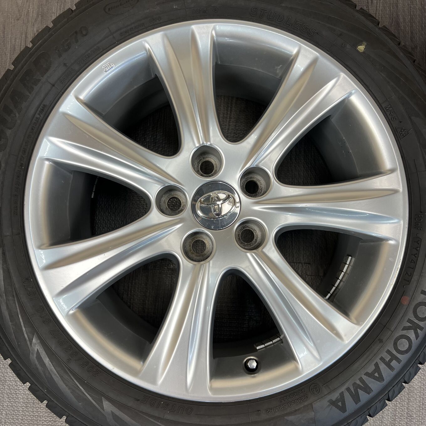 Yokohama ICE GUARD IG70 205/55 R17, фото 2