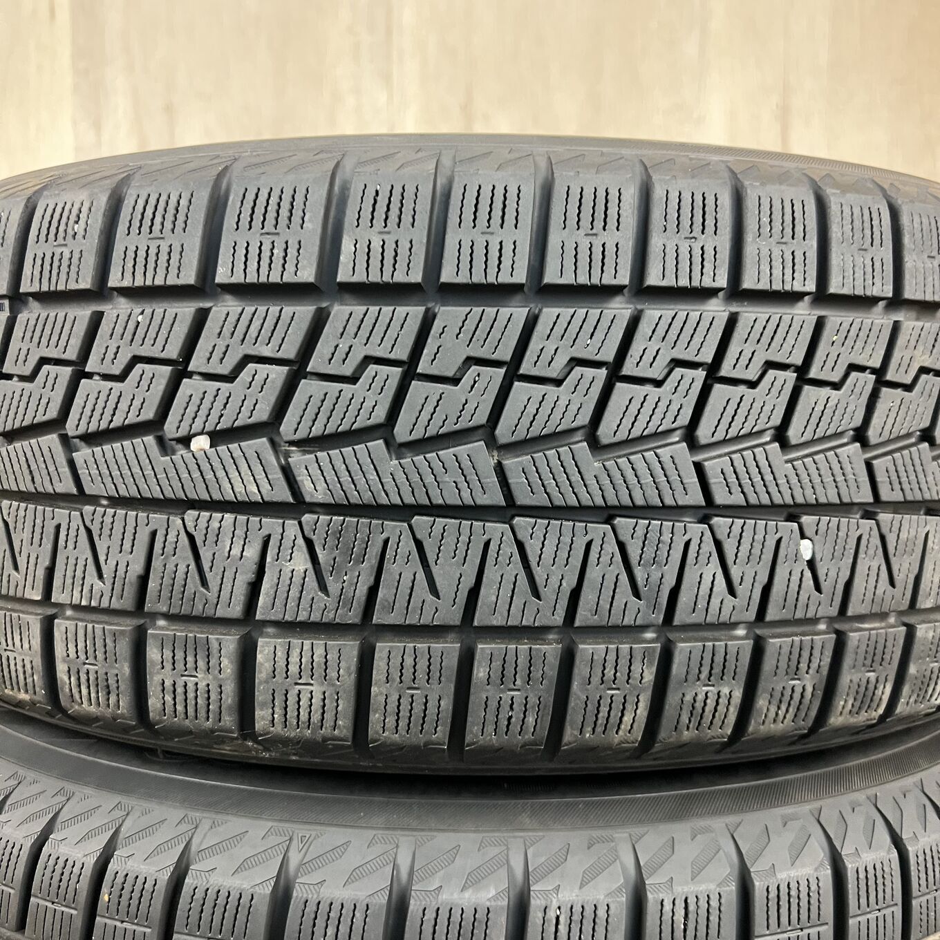 205/55 R17 Yokohama ICE GUARD IG70 — 23 800 ¥/комплект