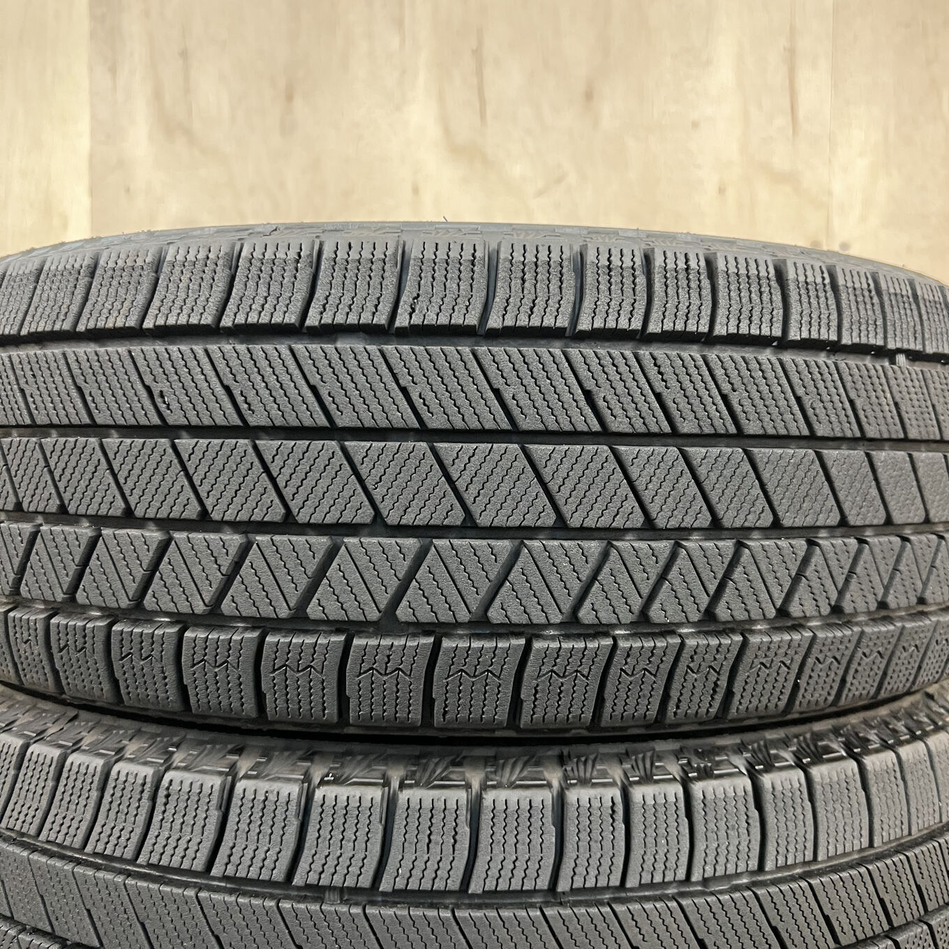 195/65 R15 Bridgestone BLIZZAK VRX3 — 28 100 ¥/комплект