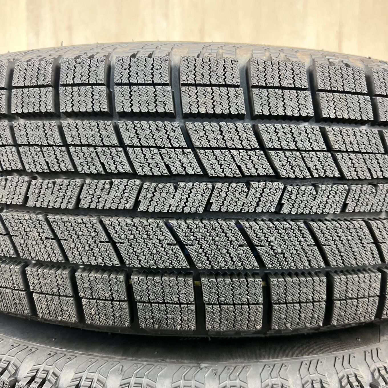 215/70 R16 Nankang ICE ACTIVA AW-1 — 25 500 ¥/комплект