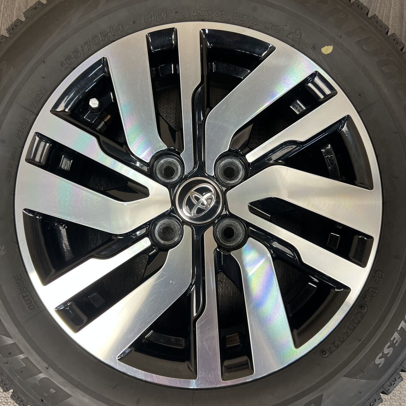 Bridgestone TANK; ROOMY 165/70 R14, фото 2