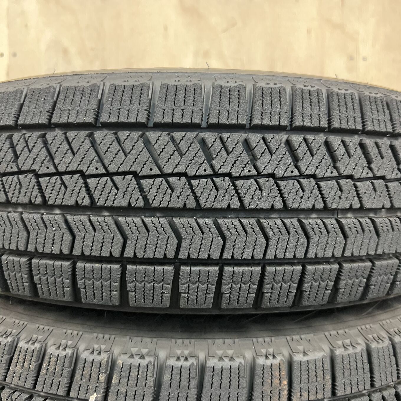 165/70 R14 Bridgestone BLIZZAK VRX2 — 20 400 ¥/комплект