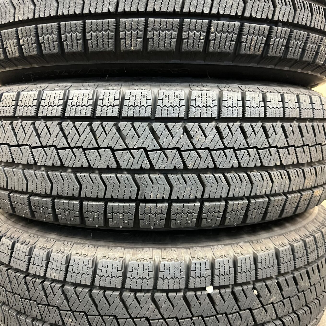 Bridgestone BLIZZAK VRX2 165/70 R14, фото 3