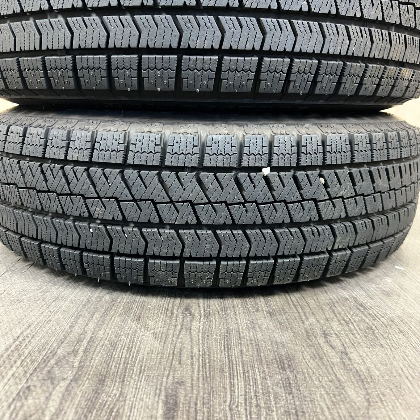 Bridgestone BLIZZAK VRX2 165/70 R14, фото 4