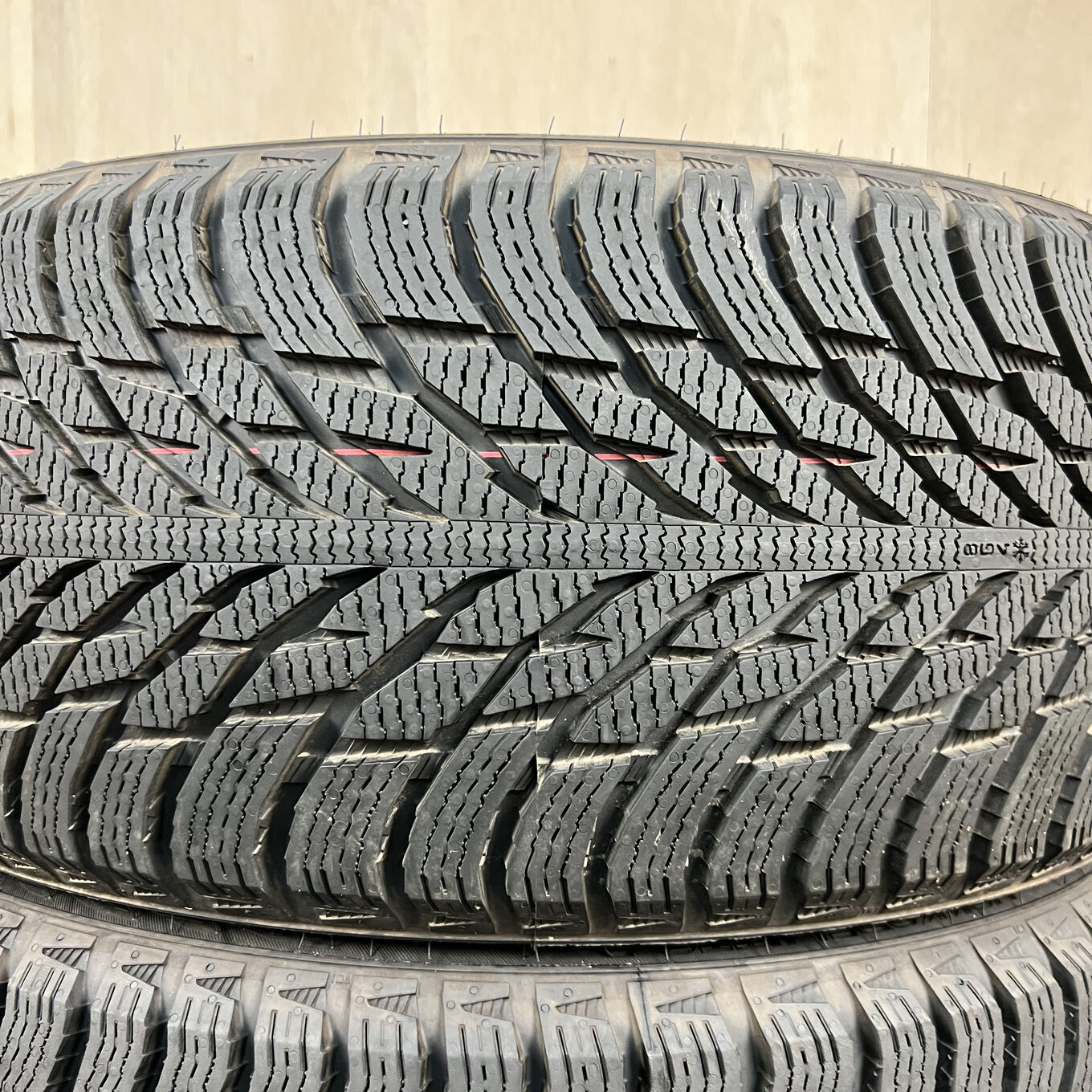 245/35 R21 Nokian HAKKAPELIITTA R3 — 65 500 ¥/комплект