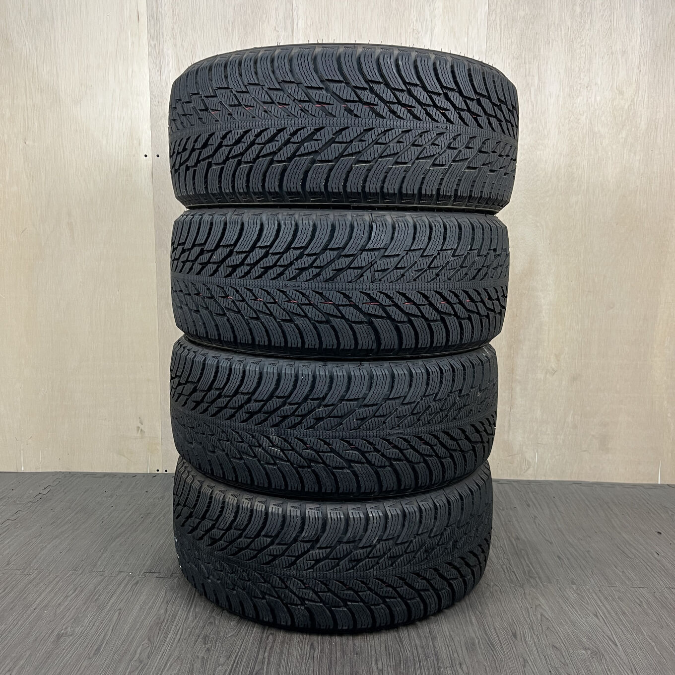 Nokian HAKKAPELIITTA R3 245/35 R21, фото 5
