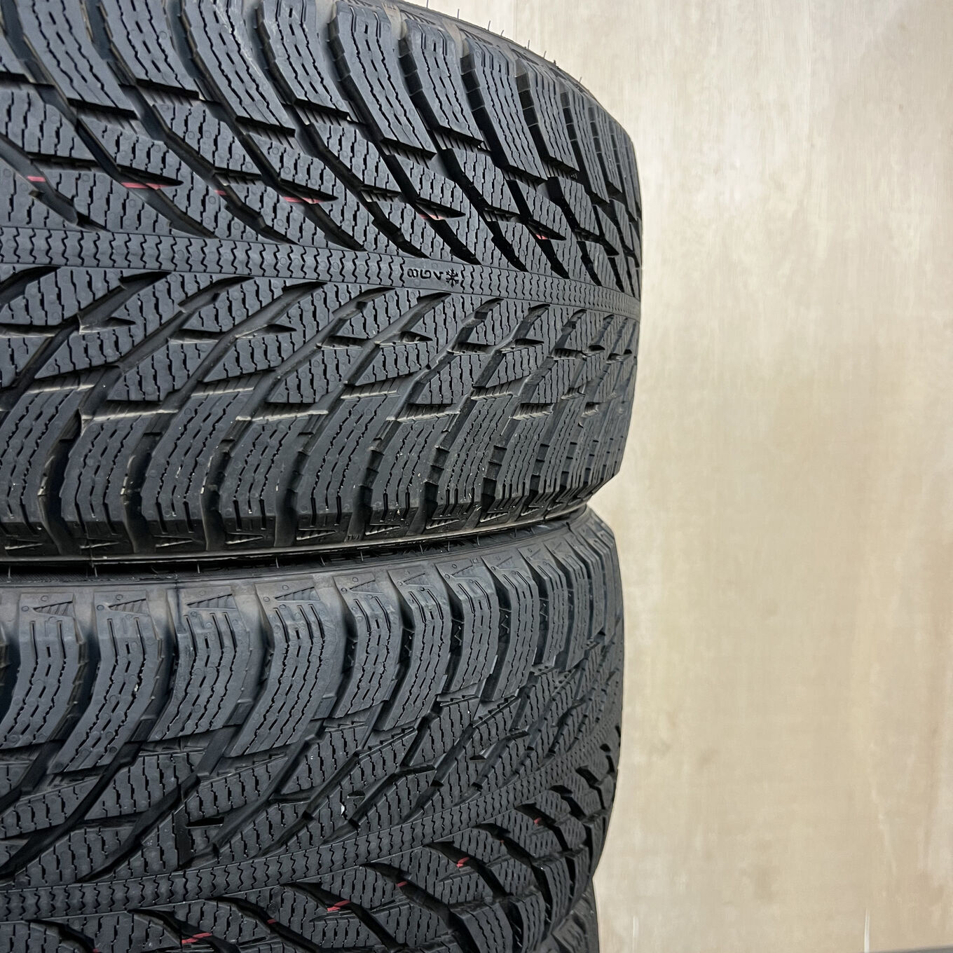 Nokian HAKKAPELIITTA R3 245/35 R21, фото 6