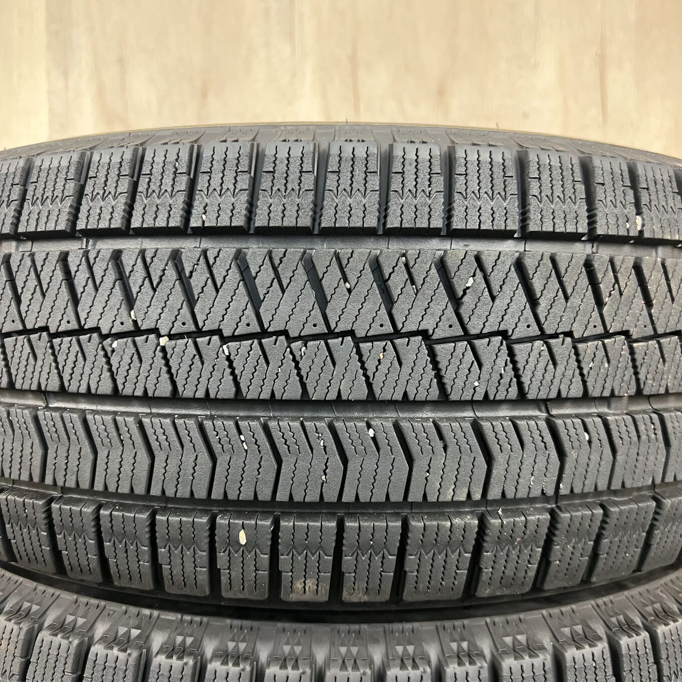 205/55 R16 Bridgestone BLIZZAK VRX2 — 29 800 ¥/комплект