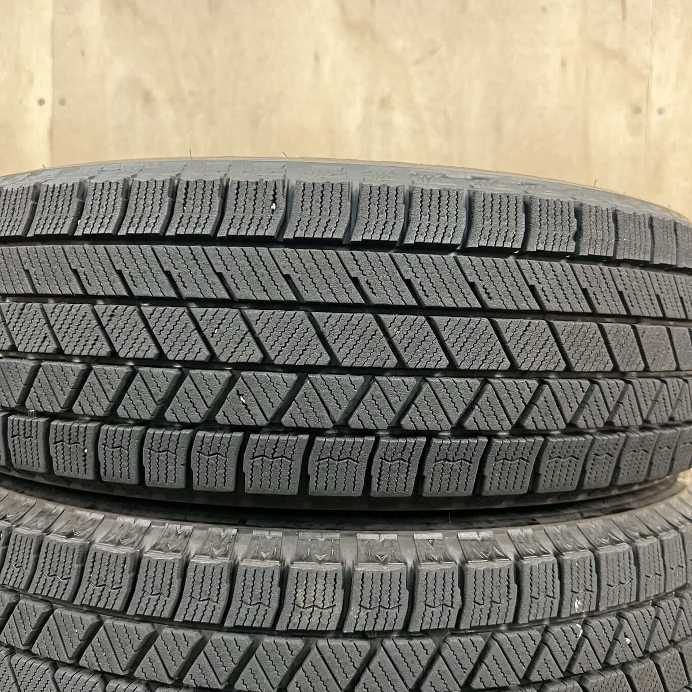 165/65 R15 Bridgestone BLIZZAK VRX3 — 23 800 ¥/комплект
