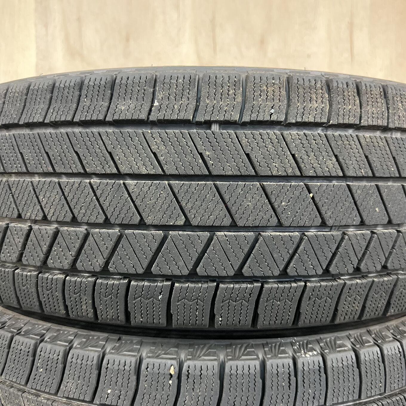 215/65 R16 Bridgestone BLIZZAK VRX3 — 30 600 ¥/комплект