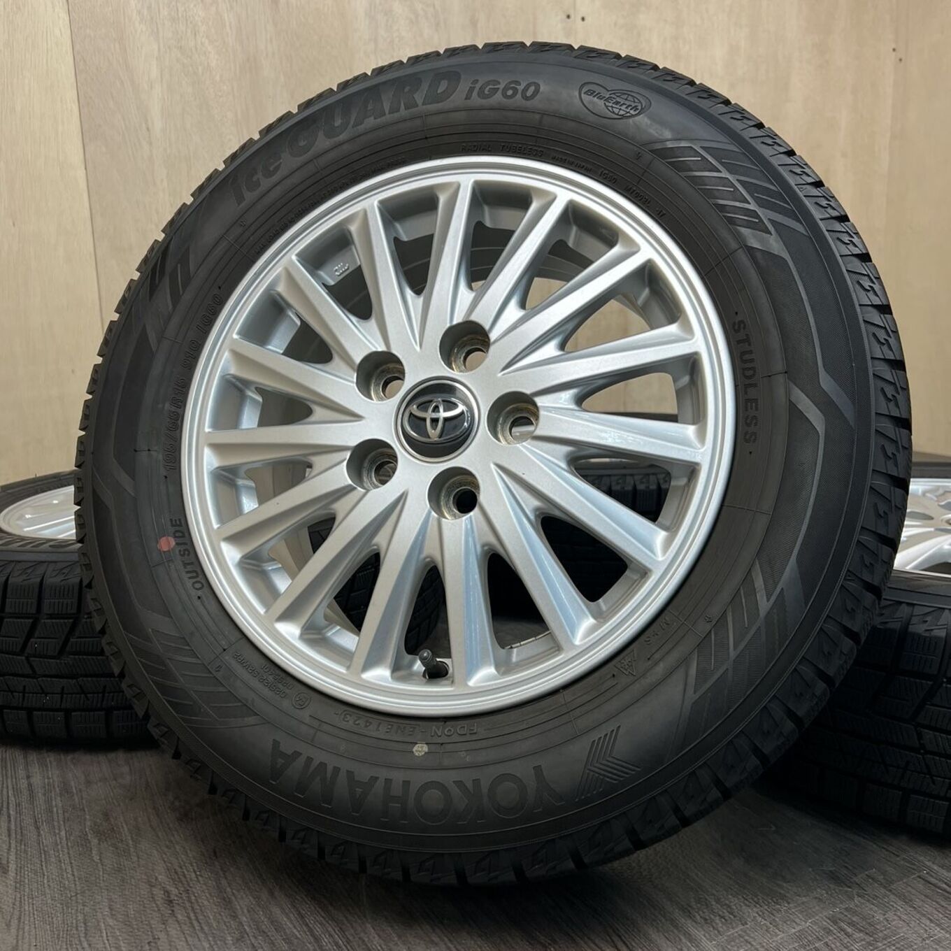 Б/У колесо в сборе 195/65 R15 Bridgestone BLIZZAK VRX2, артикул 0024AS041026