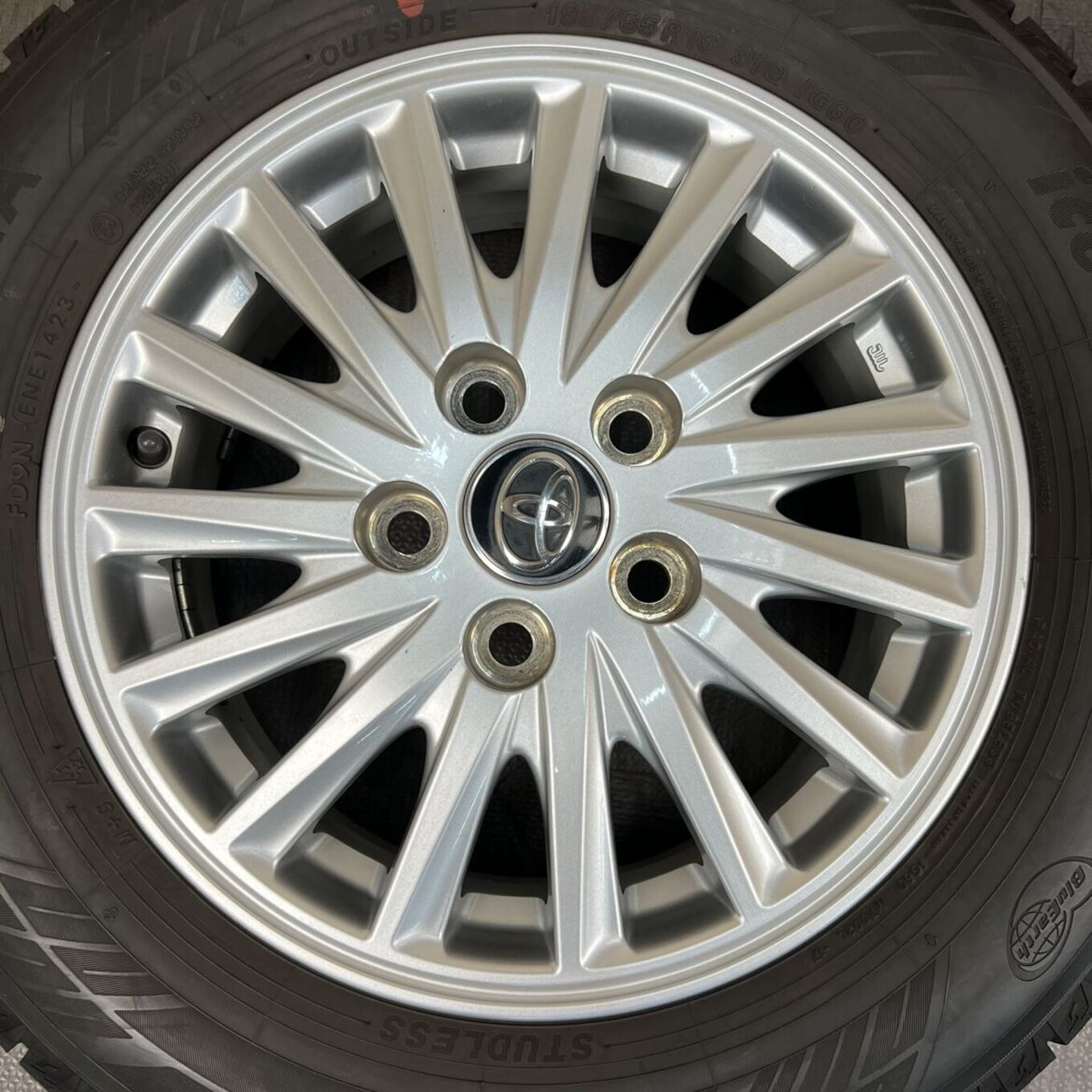 Bridgestone BLIZZAK VRX2 195/65 R15, фото 2