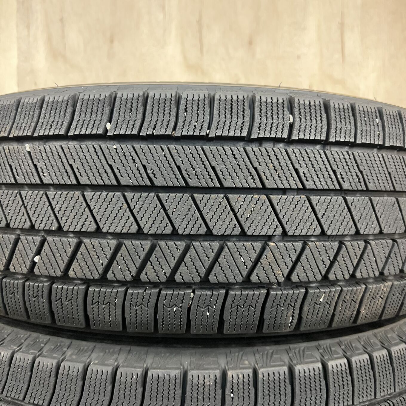 205/65 R16 Bridgestone BLIZZAK VRX3 — 29 800 ¥/комплект