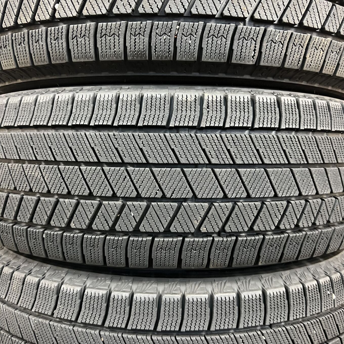 Bridgestone BLIZZAK VRX3 205/65 R16, фото 2