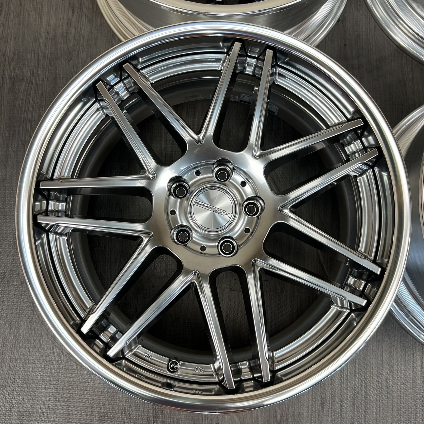 R19 8J ET35 5x114.3 MAVERICK 1107T — 127 500 ¥/комплект