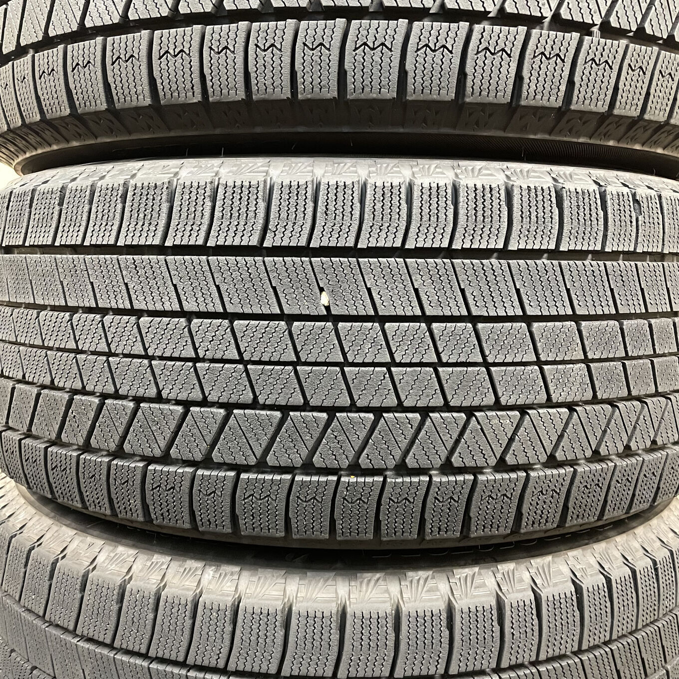 Bridgestone BLIZZAK VRX3 245/40 R19, фото 3