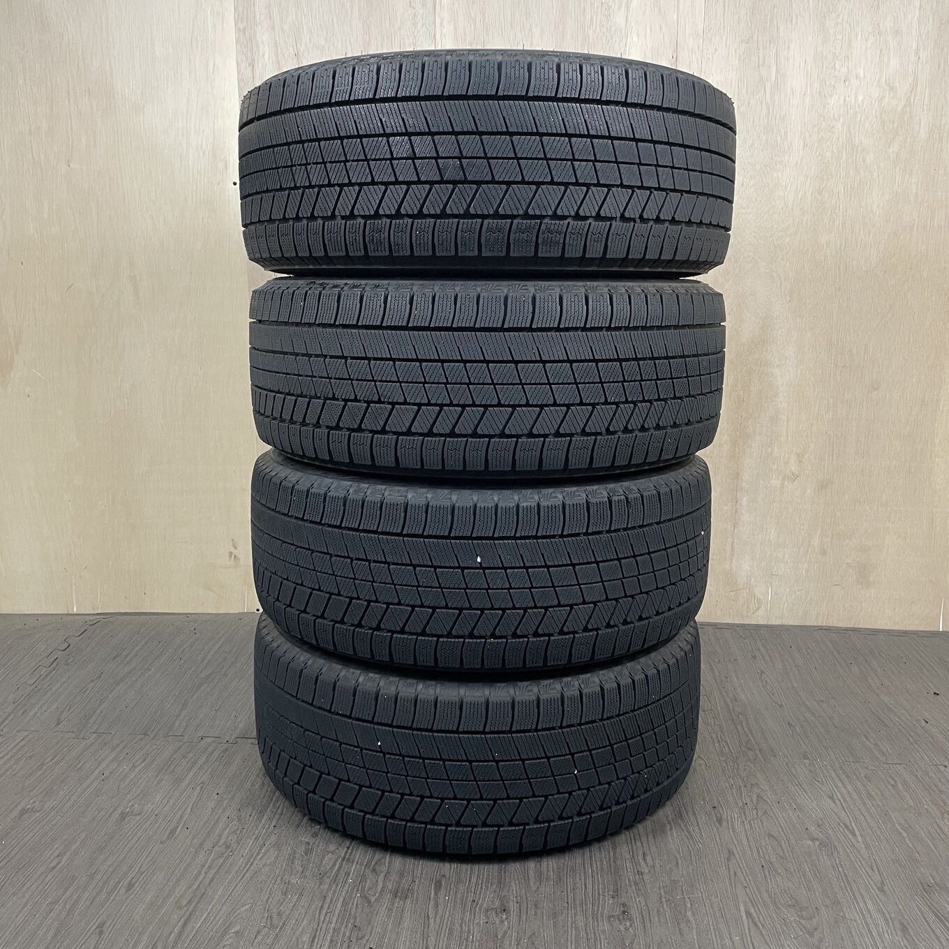 Bridgestone BLIZZAK VRX3 245/40 R19, фото 5