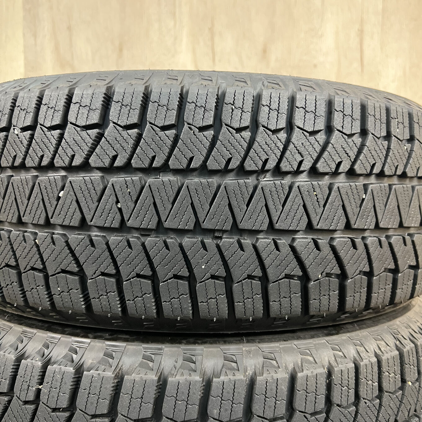 205/60 R16 Bridgestone BLIZZAK WS90 — 31 500 ¥/комплект
