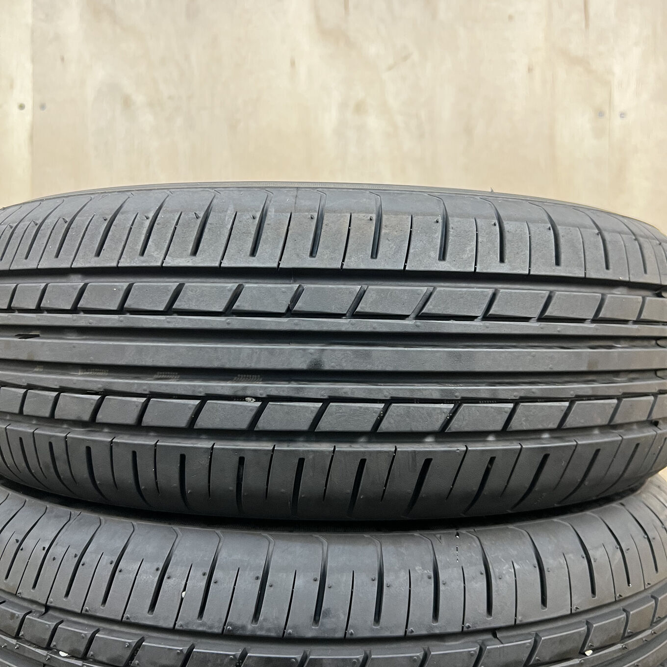 175/65 R14 Yokohama BLUEARTH-ES ES32 — 17 000 ¥/комплект