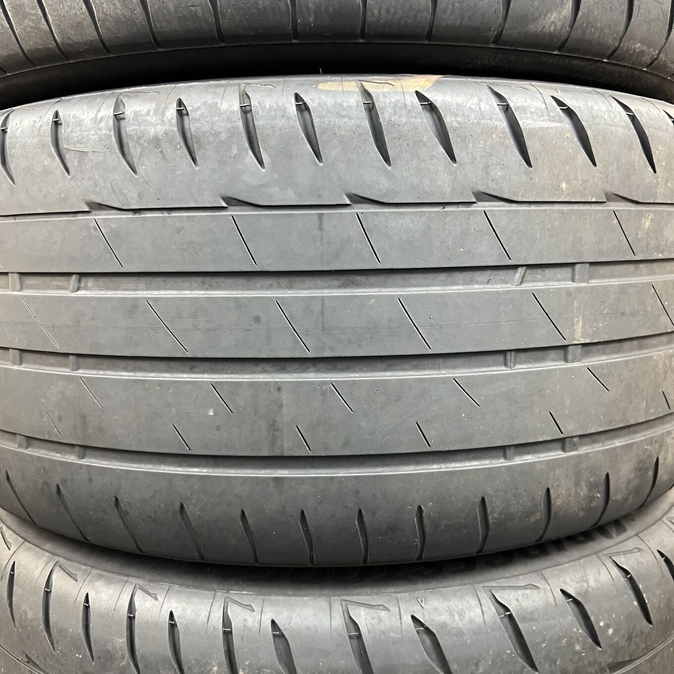 Bridgestone POTENZA ADRENALIN RE004 245/40 R19, фото 3
