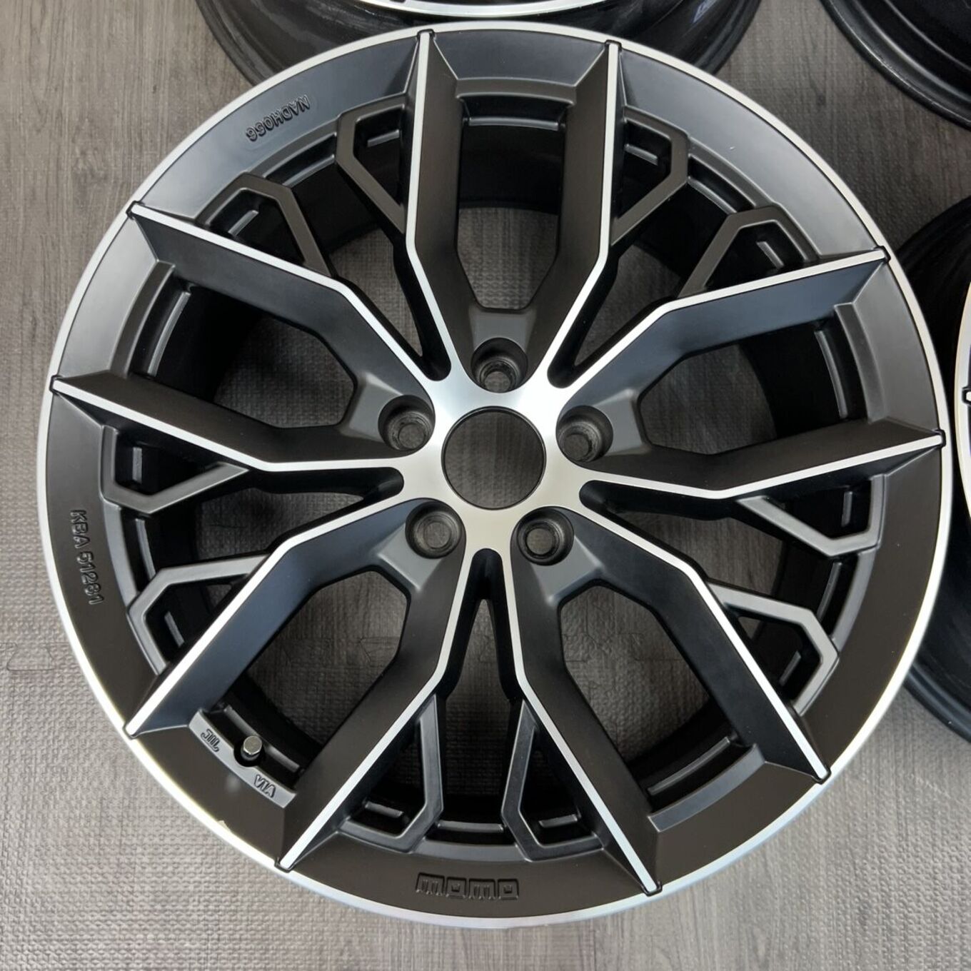 R18 8J ET42 5x108 — 42 500 ¥/комплект