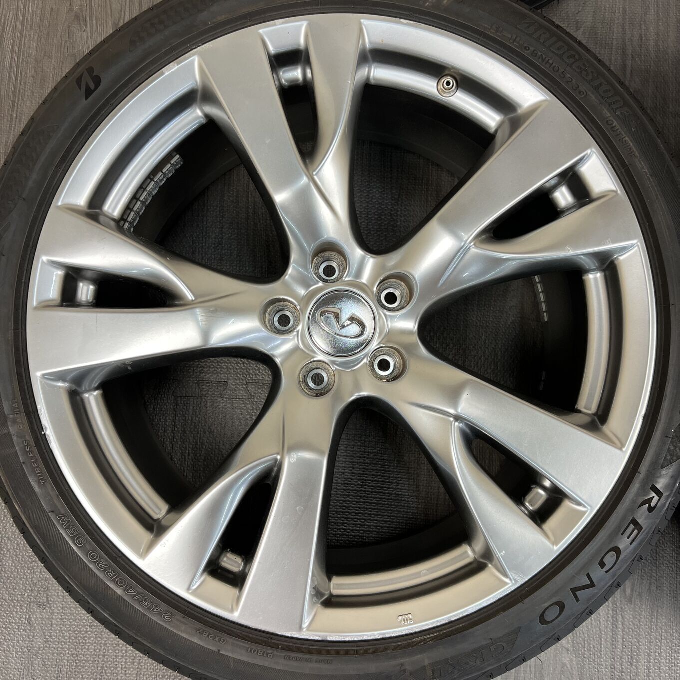 R20 9J ET43 5x114.3 FUGA Y51 370GT — 76 500 ¥/комплект