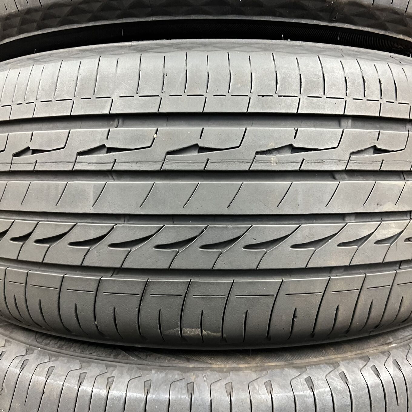 Bridgestone REGNO GR-XII 245/40 R20, фото 2